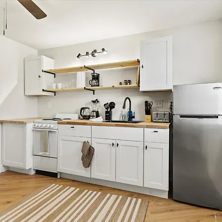 Modern Studio Apartment Near Merrimack Park Huntsville Exterior photo