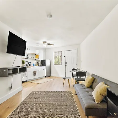 Modern Studio Apartment Near Merrimack Park Huntsville Exterior photo