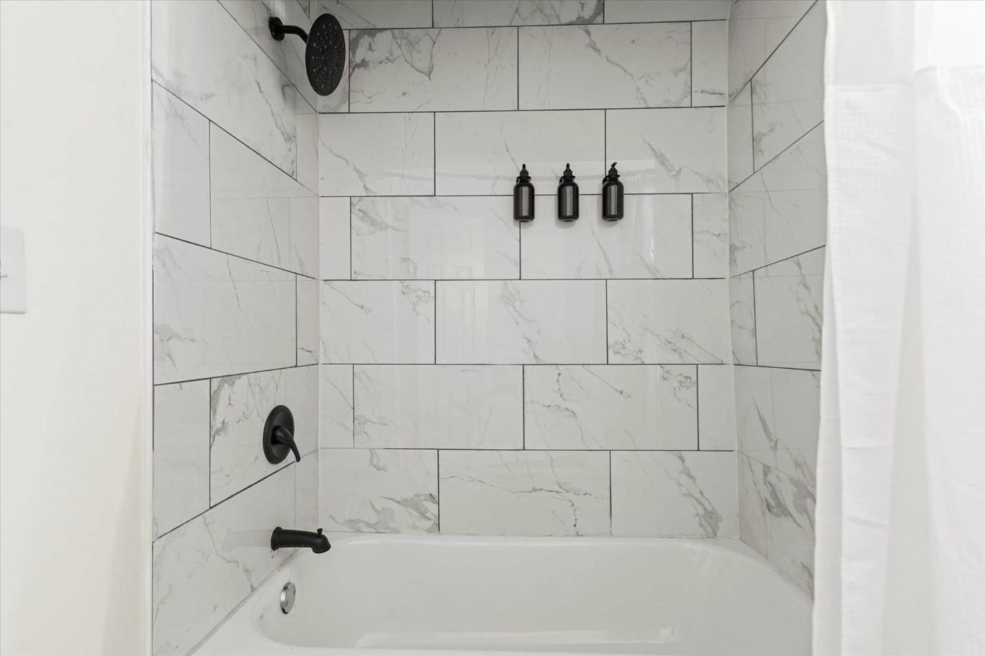Modern Near Merrimack Park * Huntsville