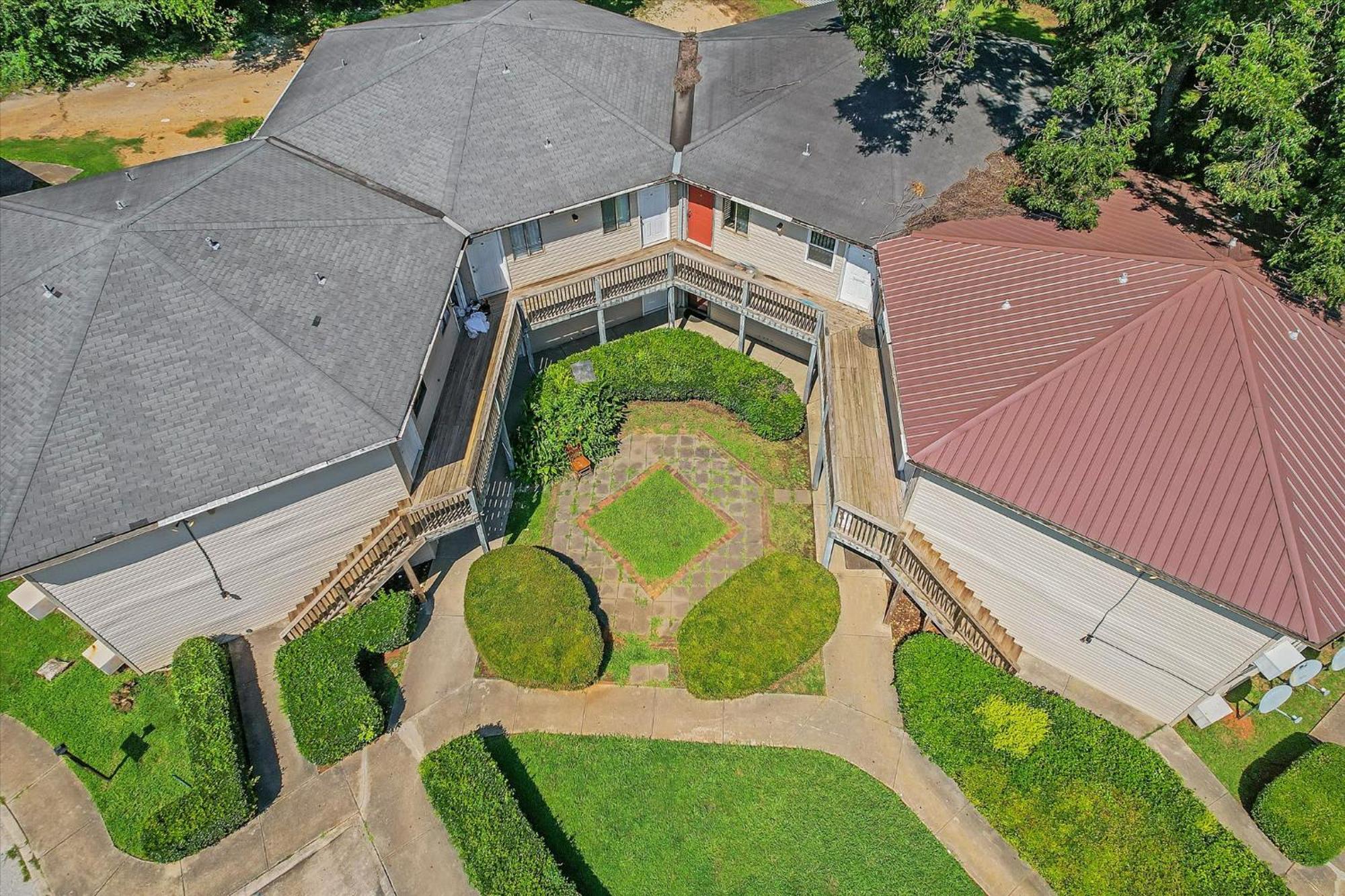 Modern Near Merrimack Park Apartment Huntsville